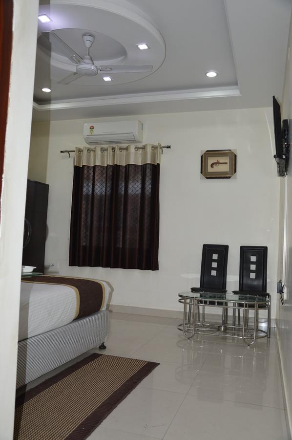 Hotel Galaxy Inn ชัยปุระ ภายนอก รูปภาพ